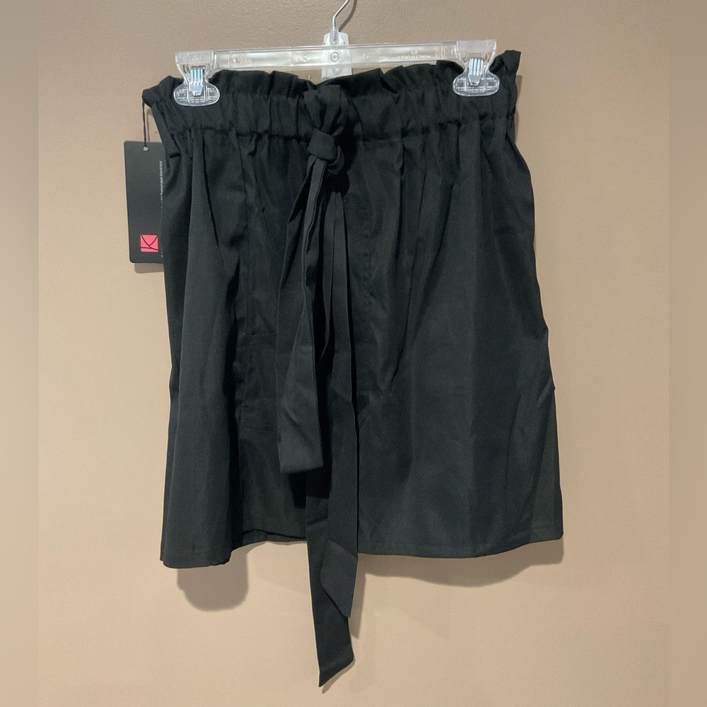 Womens Kancy Kole black shorts. Size medium